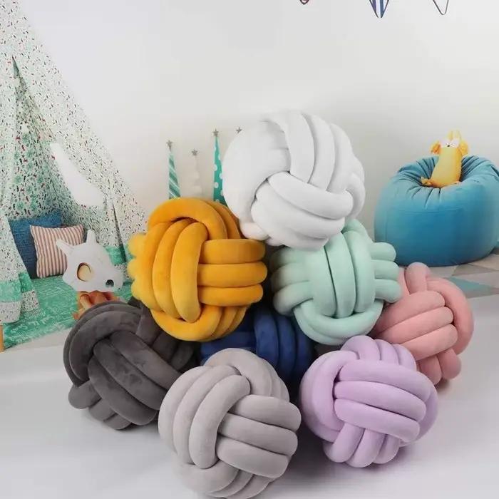 Oreiller décoratif en forme de boule