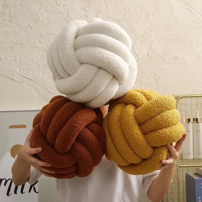 Heart de boule de nœud doux en peluche noué