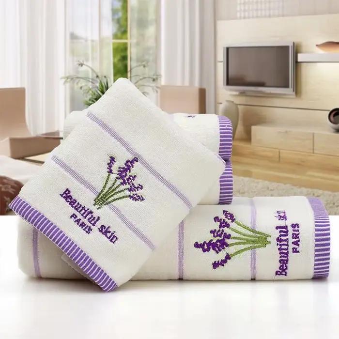 Serviette de bain brodée en coton de haute qualité