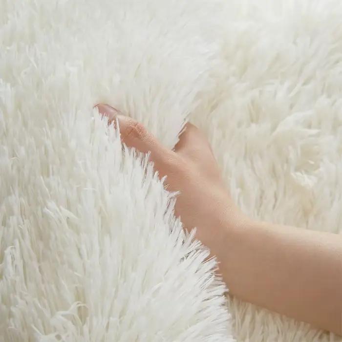 Tapis en peluche adapté au salon