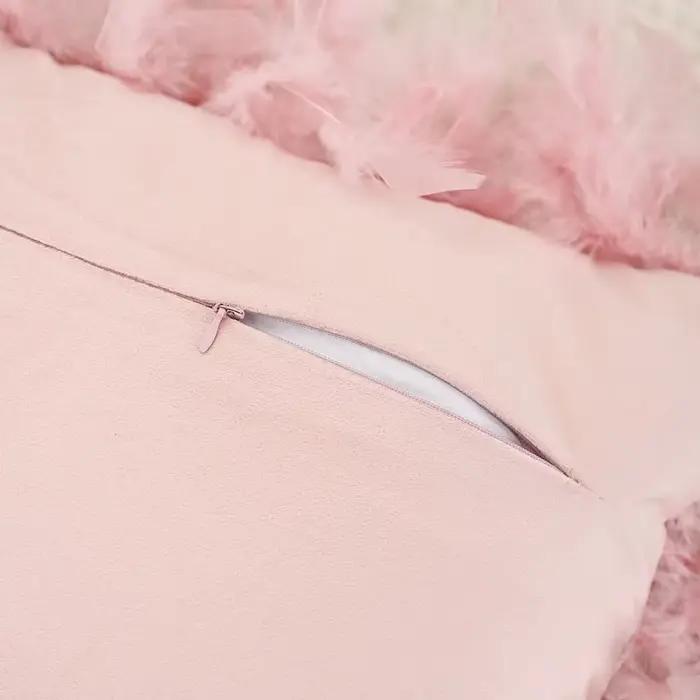 Juste de coussin en velours avec pompon