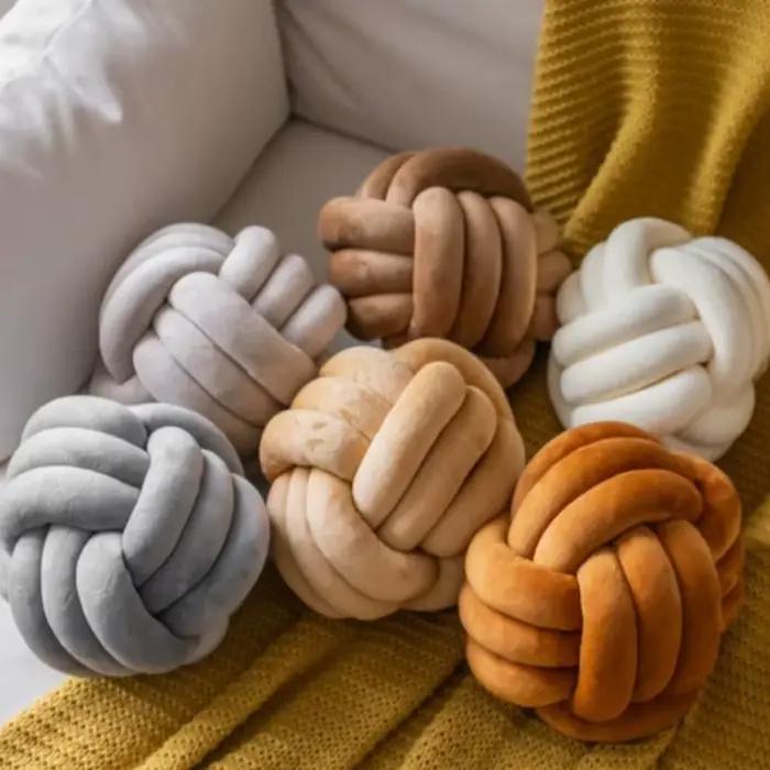 Oreiller décoratif en forme de boule