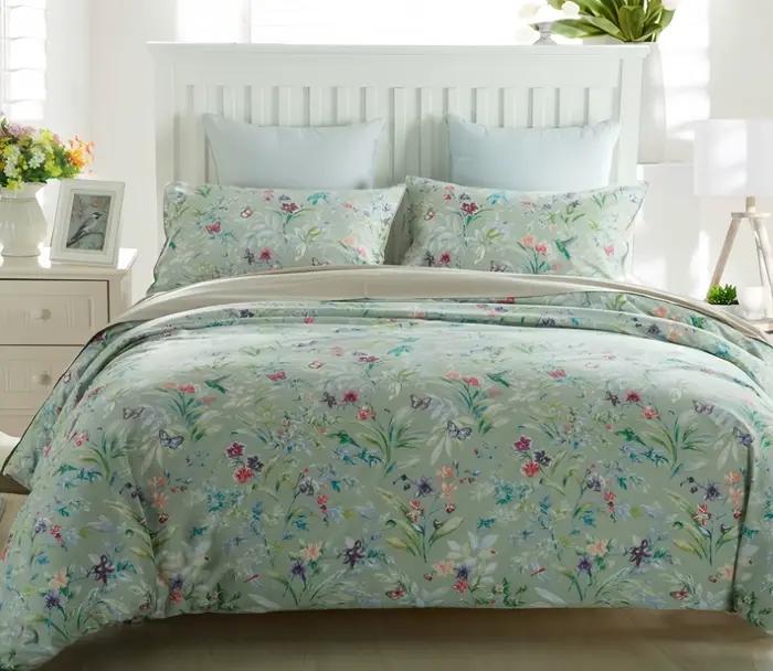 Parure de lit avec housse de couette et taies d'oreiller