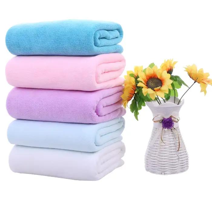 Serviette de bain en microcarence