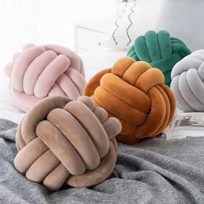 Oreiller décoratif en forme de boule