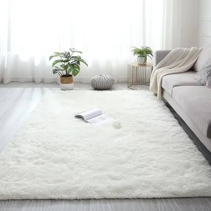 Tapis en peluche adapté au salon