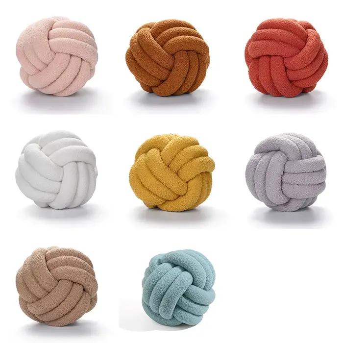 Heart de boule de nœud doux en peluche noué