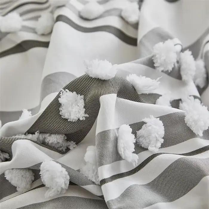 Nouvel ensemble de housse de couette double rayée en fausse fourrure 220x240 haut de gamme avec pompons