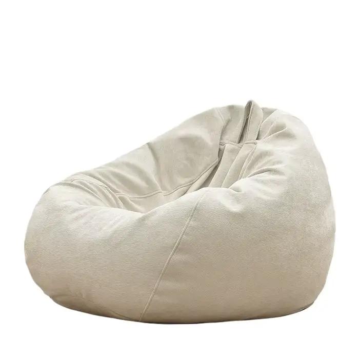 Salon décor pouf canapés