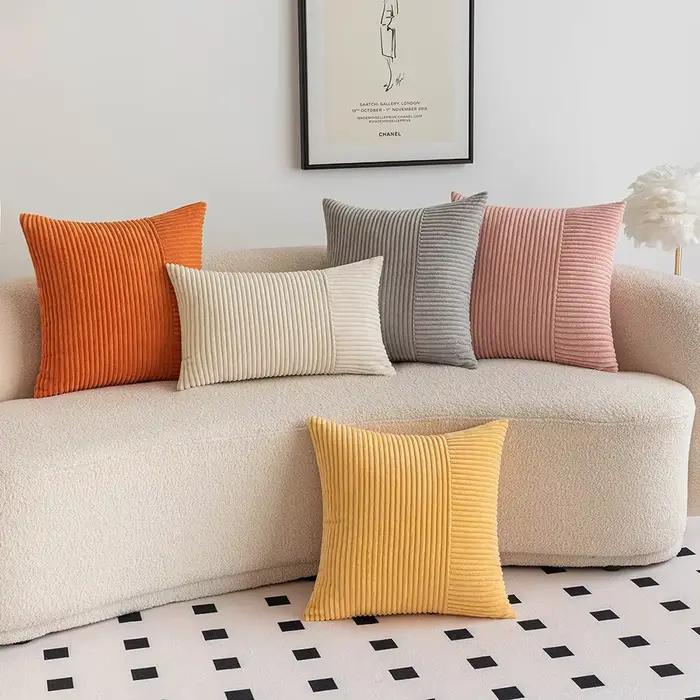 Housse de coussin en velours côtelé rayé