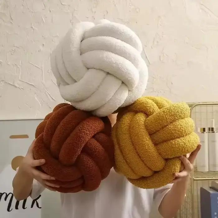 Oreiller boule tissé, coussin noué avec dossier en forme