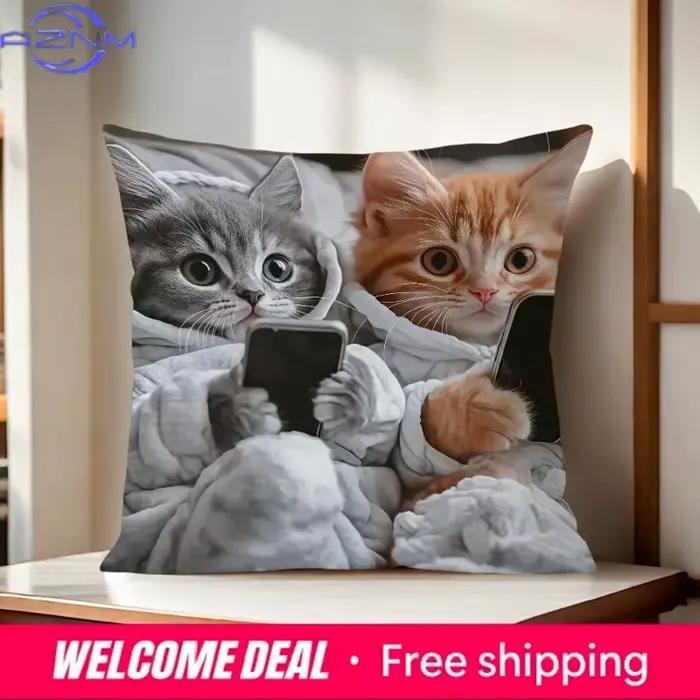 Taies d'oreiller mignonnes pour chatons utilisant un téléphone