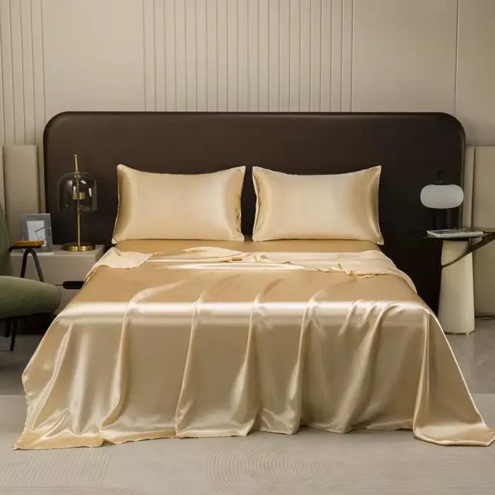 Parure de lit en satin de couleur unie opulente