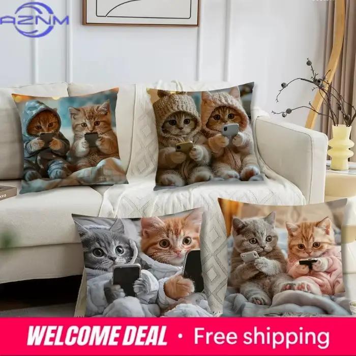 Taies d'oreiller mignonnes pour chatons utilisant un téléphone
