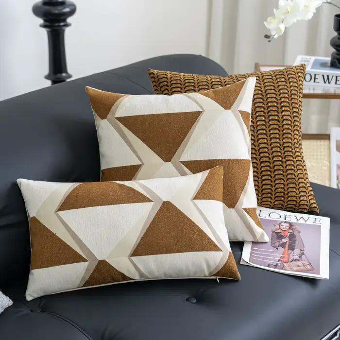 Housse de coussin de luxe géométrique jacquard marron caramel beige