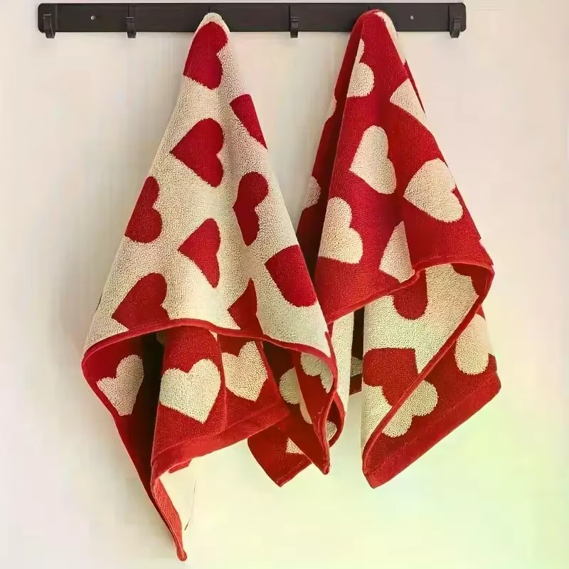 Serviette en coton en forme de cœur, serviette de bain douce rouge pour le visage, serviette de douc