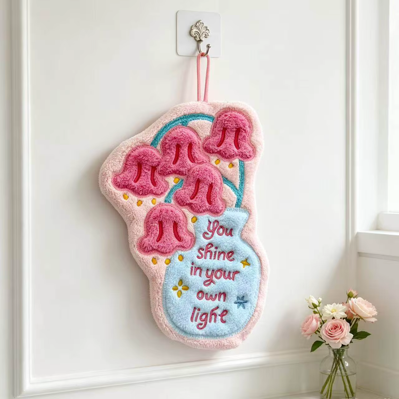 Mignonne serviette de toilette en forme de tulipe, en velours corail, suspendable, absorbante et cré