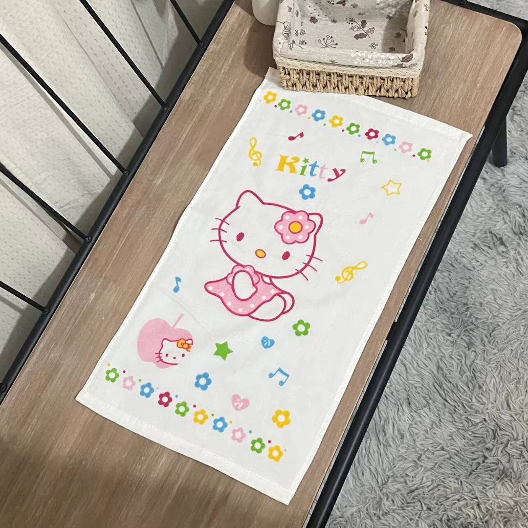 Serviette en coton Hello Kitty pour Pâques - Une jolie serviette en coton pour enfants, à séchage ra