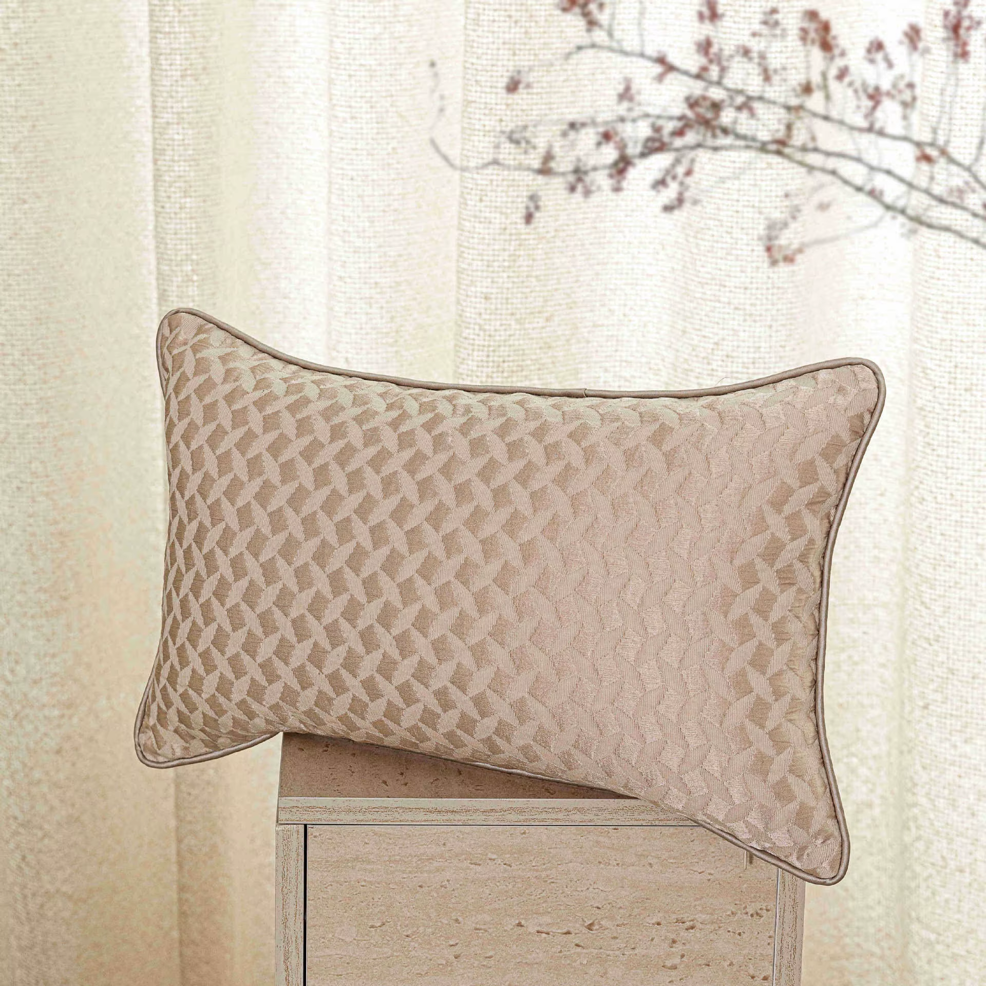Housse de coussin lombaire de luxe premium rouge bordeaux, brodée, en tissu mélangé tissé, pour cana