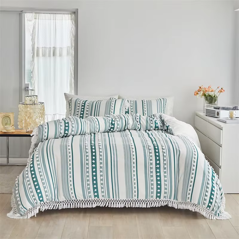 Nouvel ensemble de housse de couette double rayée en fausse fourrure 220x240 haut de gamme avec pomp