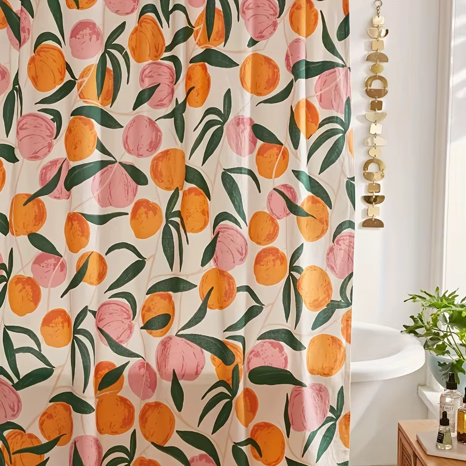 Décorez votre salle de bain avec ce rideau de douche vibrant pomme orange avec crochets!