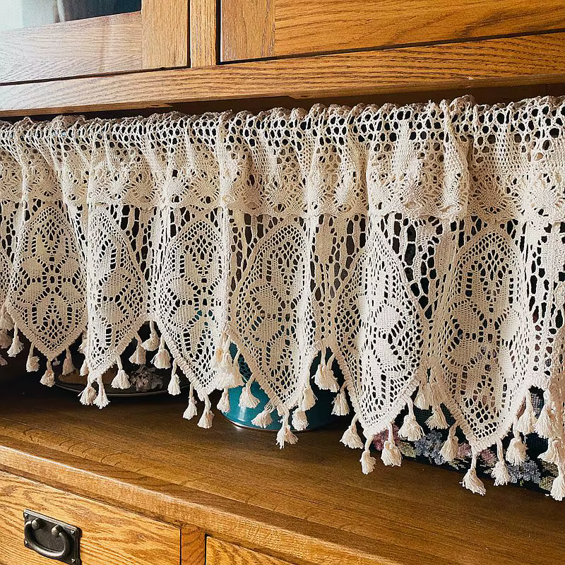 Rideau crocheté Vintage avec pompon