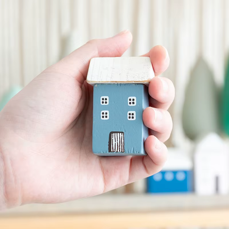 Ornements de maison en bois vintage