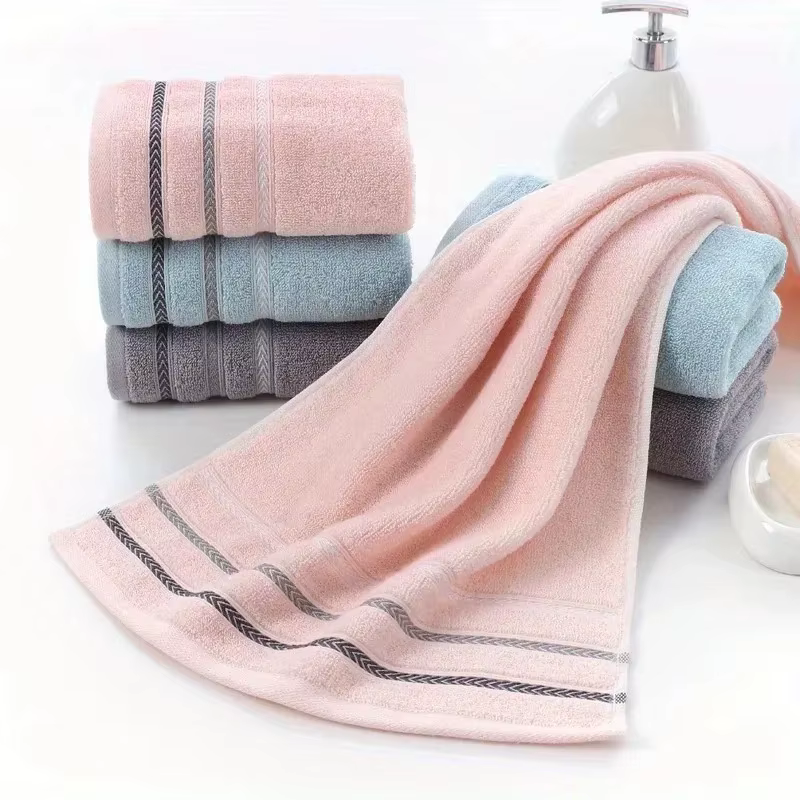 Serviettes de bain en tissu éponge pour la salle de bain