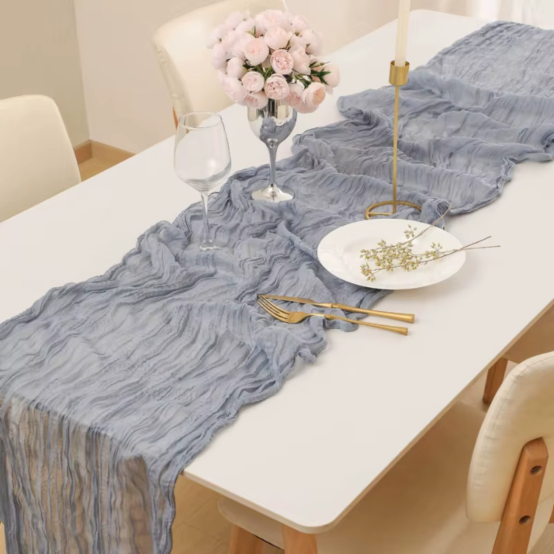 Chemin de table beige en gaze rustique