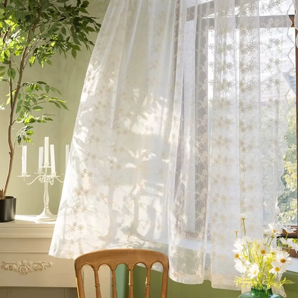 Rideaux en dentelle française brodés de fleurs romantiques