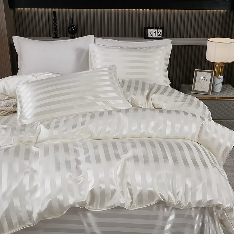 Ensemble de housse de couette rayée en satin