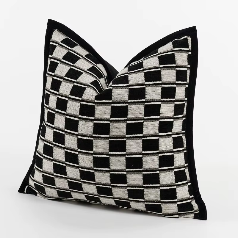 Housse de coussin moderne à carreaux noirs et blancs