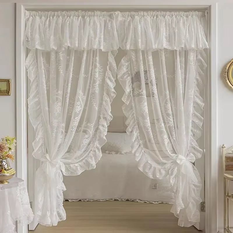 Rideaux en tulle à volants brodés blancs avec cantonnière