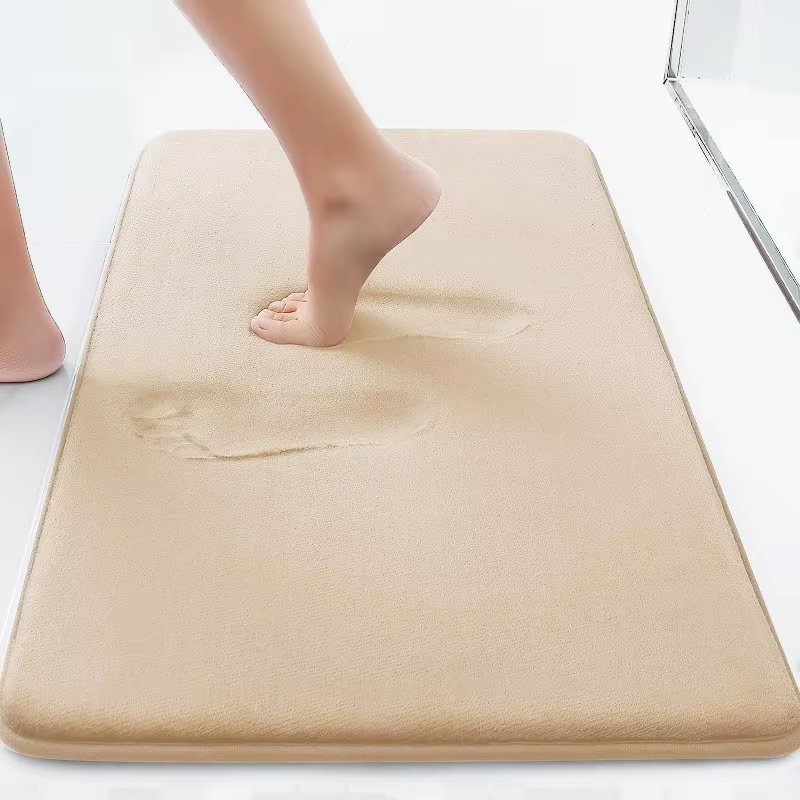 Tapis de bain en mousse à mémoire de forme beige