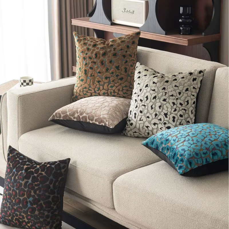 Housse de coussin en velours à imprimé léopard de luxe