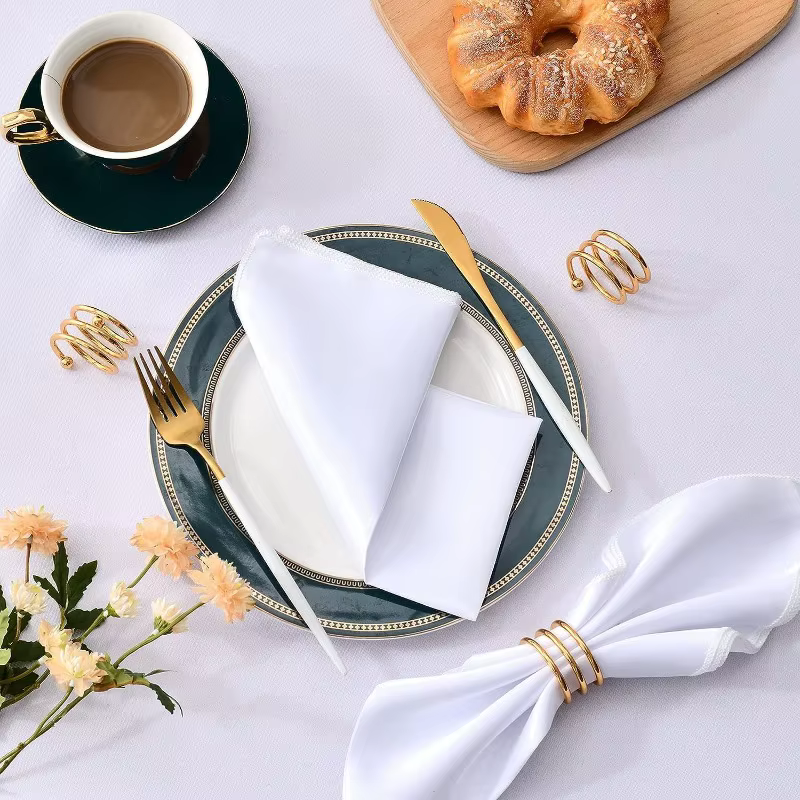 Lot de 10 serviettes en satin 30x30cm