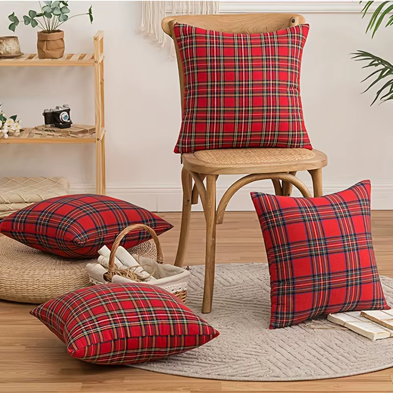 Housse de coussin classique VIKAMA en tartan rouge