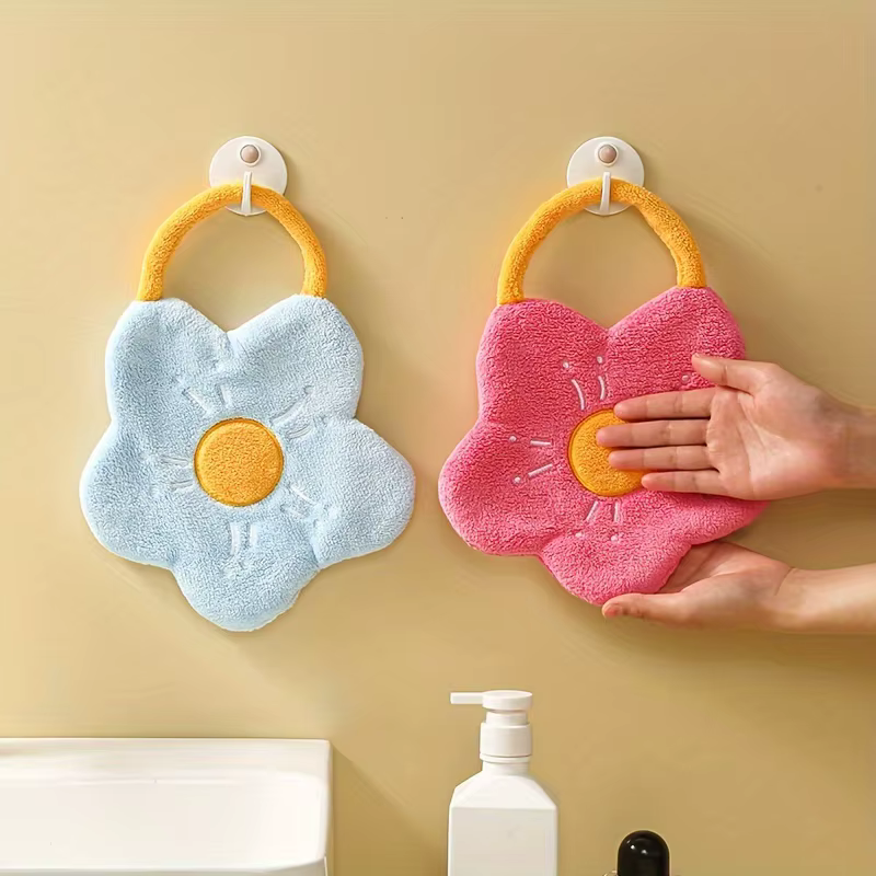 Serviette à main avec design suspendu en forme de fleur