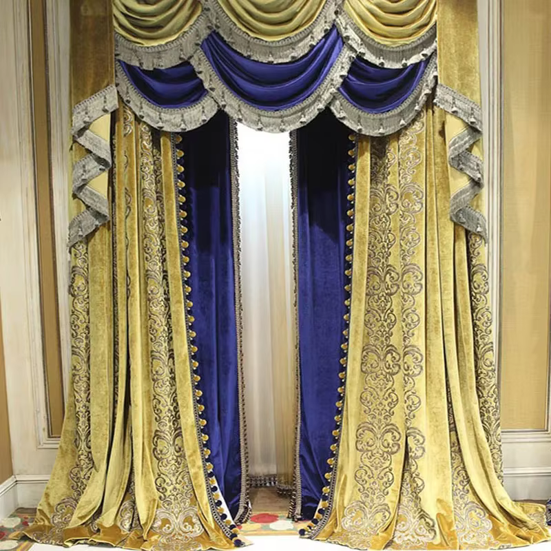 Rideaux en velours cantonnière de luxe