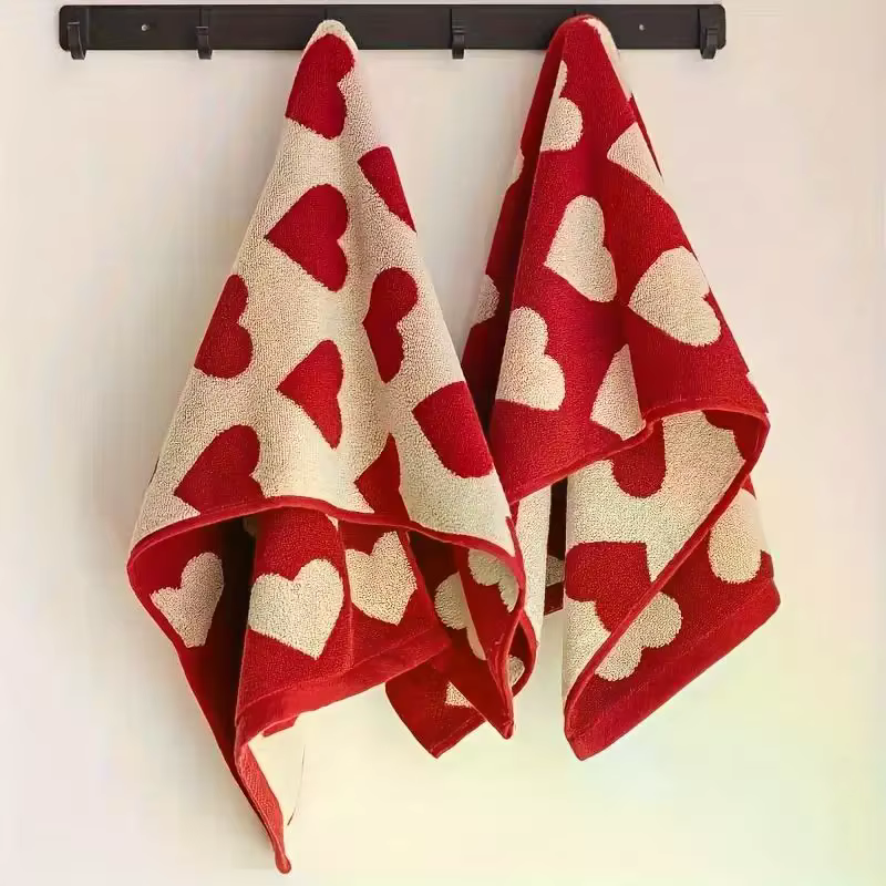 Serviette en coton en forme de cœur