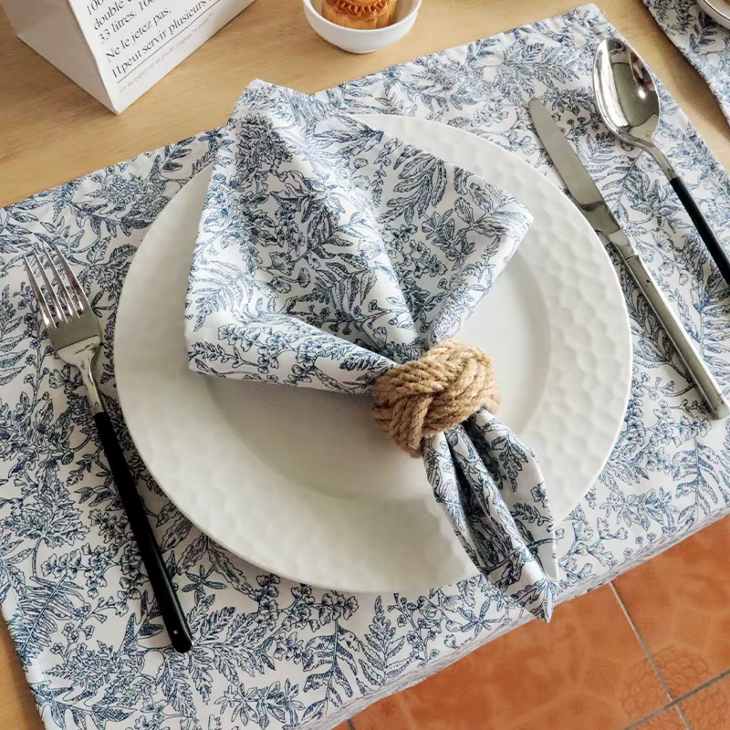 Ensemble de 4 Serviettes de Table Carrées Imprimées 100% Coton