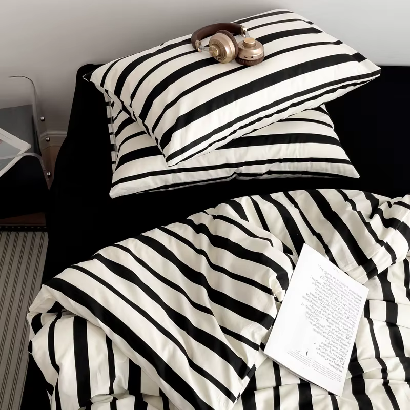 Ensemble de housse de couette à rayures noires et blanches