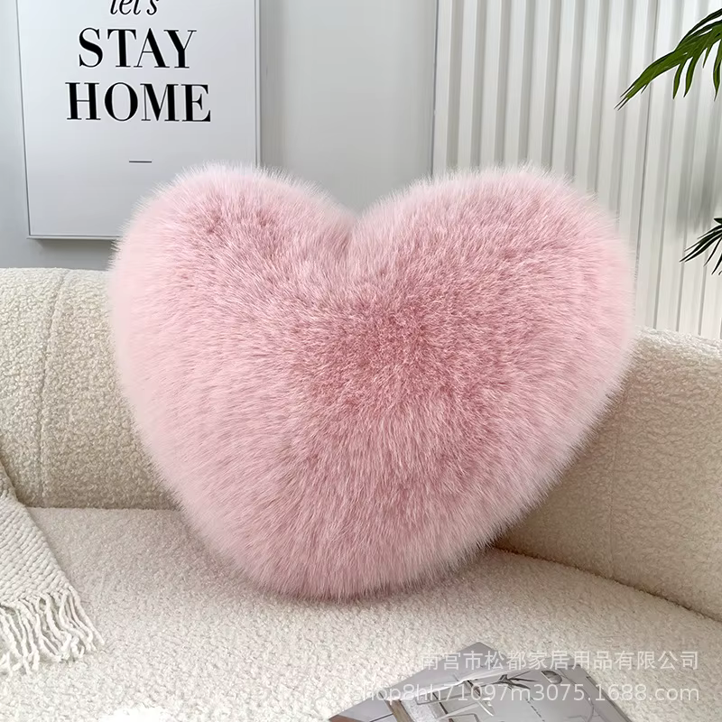 Coussin en forme de cœur en fausse fourrure de renard