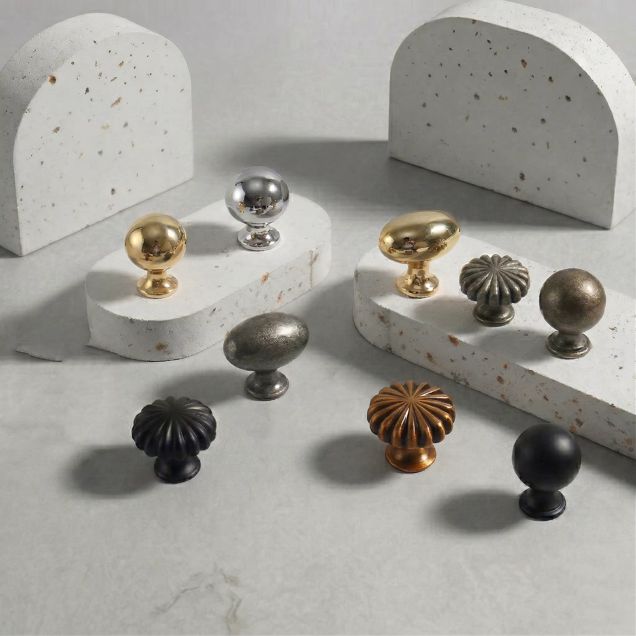 Poignées et Boutons de Meuble Modernes en Alliage d'Aluminium Massif Doré et Noir pour Armoires de Cuisine