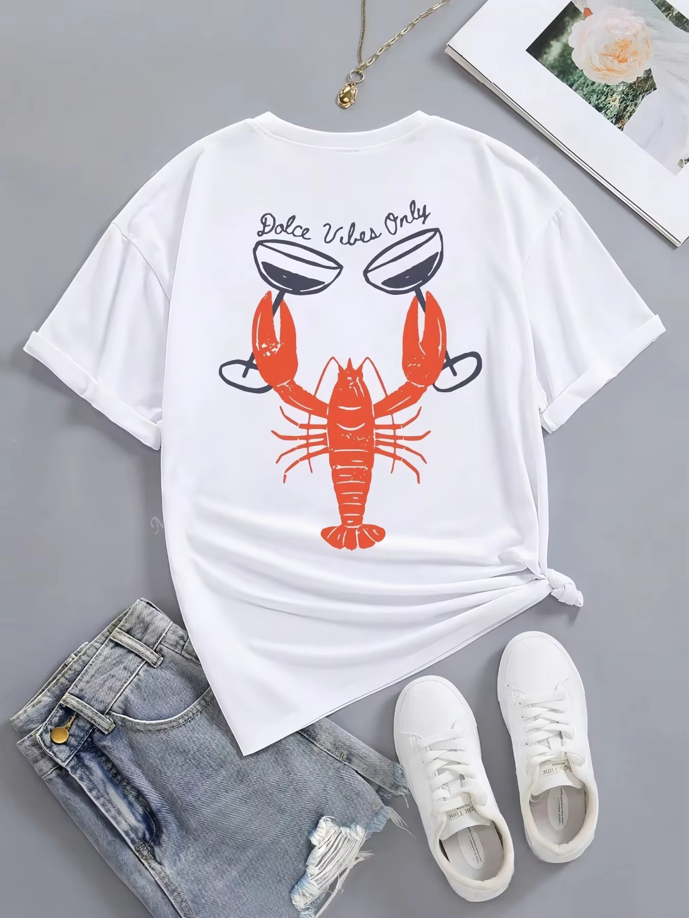 T-shirt à manches courtes imprimé homard et verres à vin
